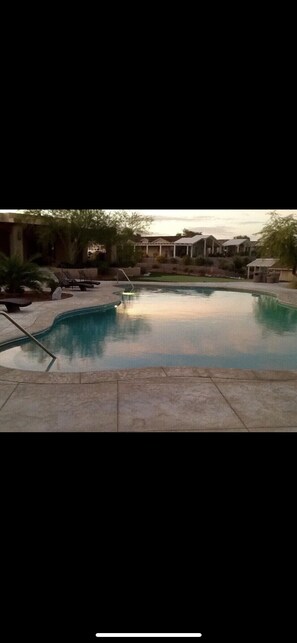 Piscine extérieure, piscine chauffée