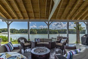 Terrace/patio - PVT PENINSULA! Hot tub, beach, spectacular views w/huge kitchen!Sleeps up to 21  (Kinsale)