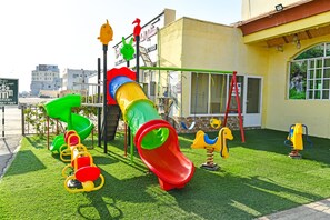 Área de juegos infantiles al aire libre