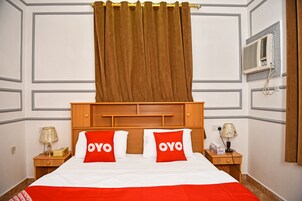 Presidential Suite | Desk, free WiFi, bed sheets