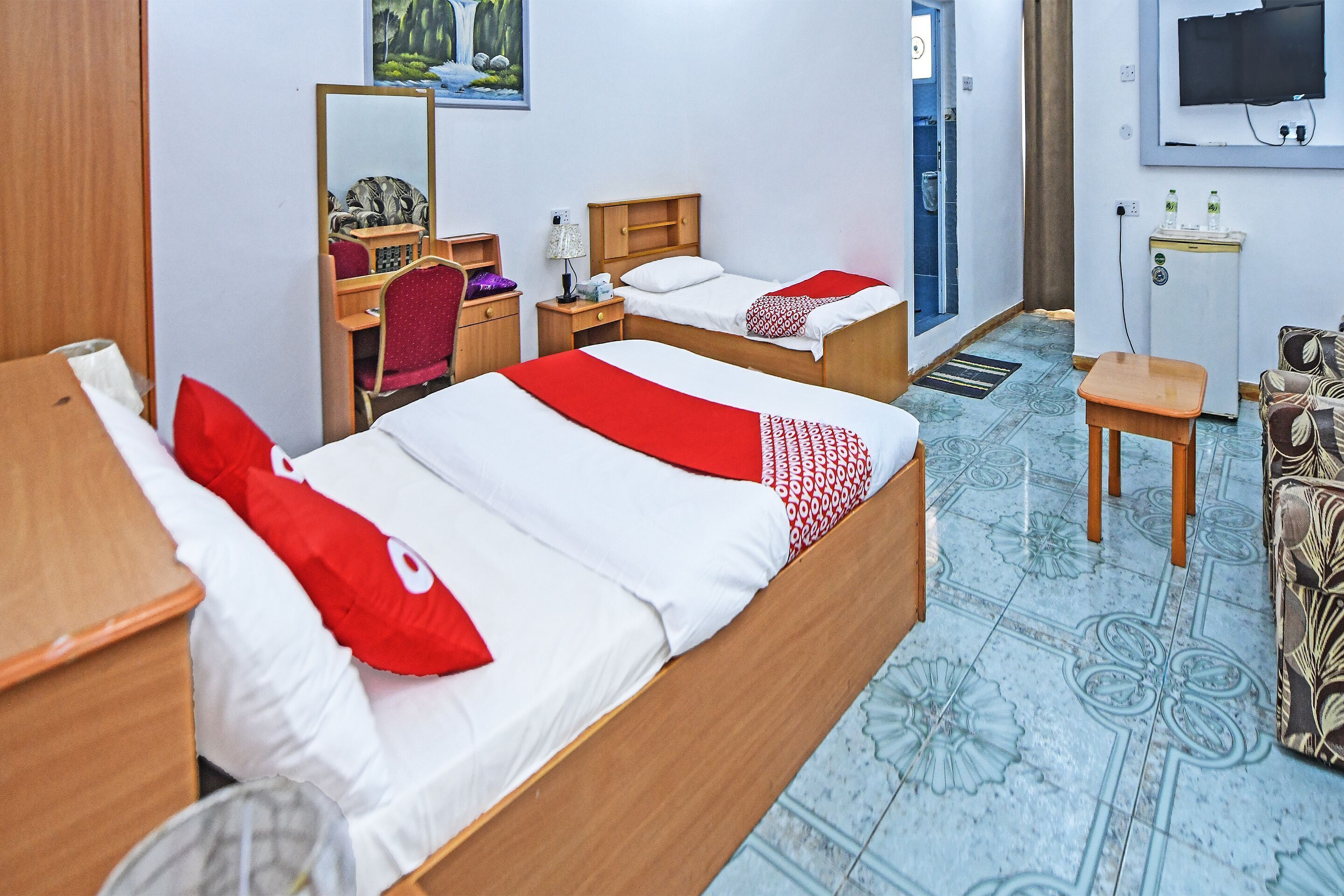 Desk, free WiFi, bed sheets