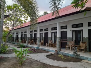 Exterior - PING PONG GUEST HOUSE (Pemenang)