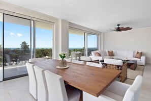 Interior - Luxury Oceanfront Penthouse Escape at O Condo 27 by Bocobay (Noord)