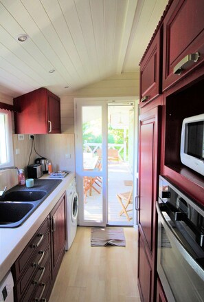 Fridge, microwave, dishwasher, toaster