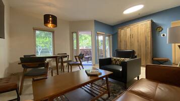 Smart TV, Netflix, streaming services