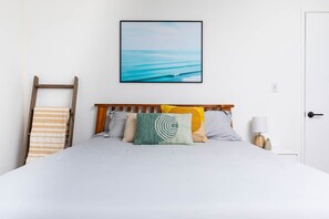 3 bedrooms, desk, iron/ironing board, travel cot