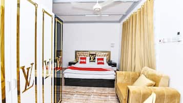 Standard Double Room | Desk, free WiFi, bed sheets