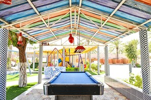 Children’s play area – outdoor