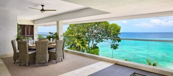 蓝天豪华的Portico 3