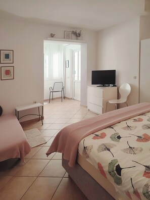 1 bedroom, in-room safe, iron/ironing board, travel cot