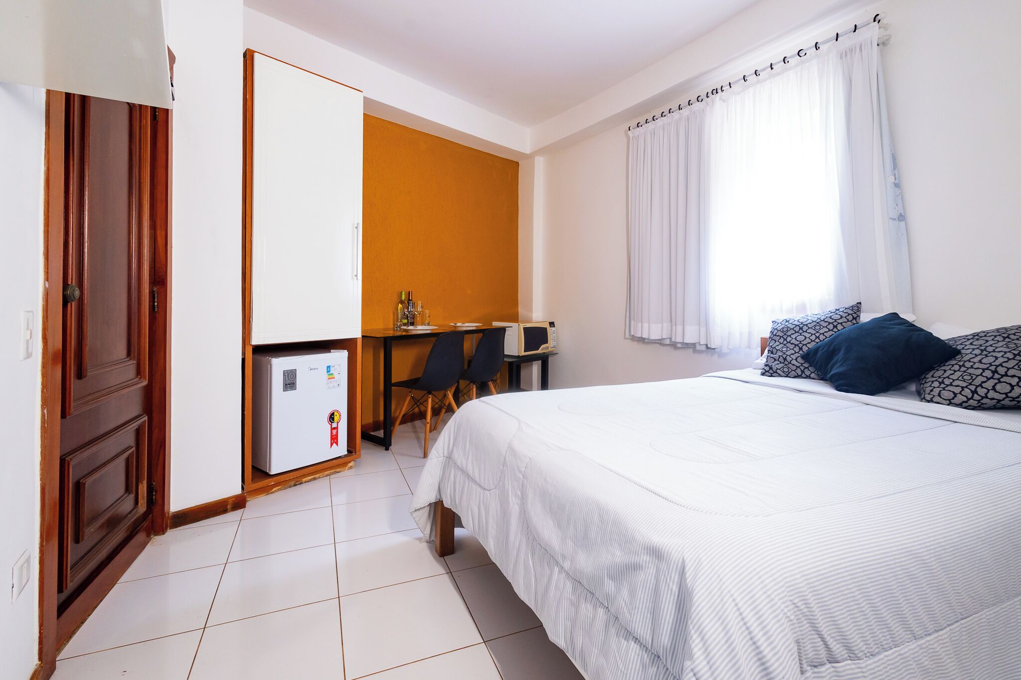 Double Room (without AC) | Minibar, desk, free WiFi, bed sheets