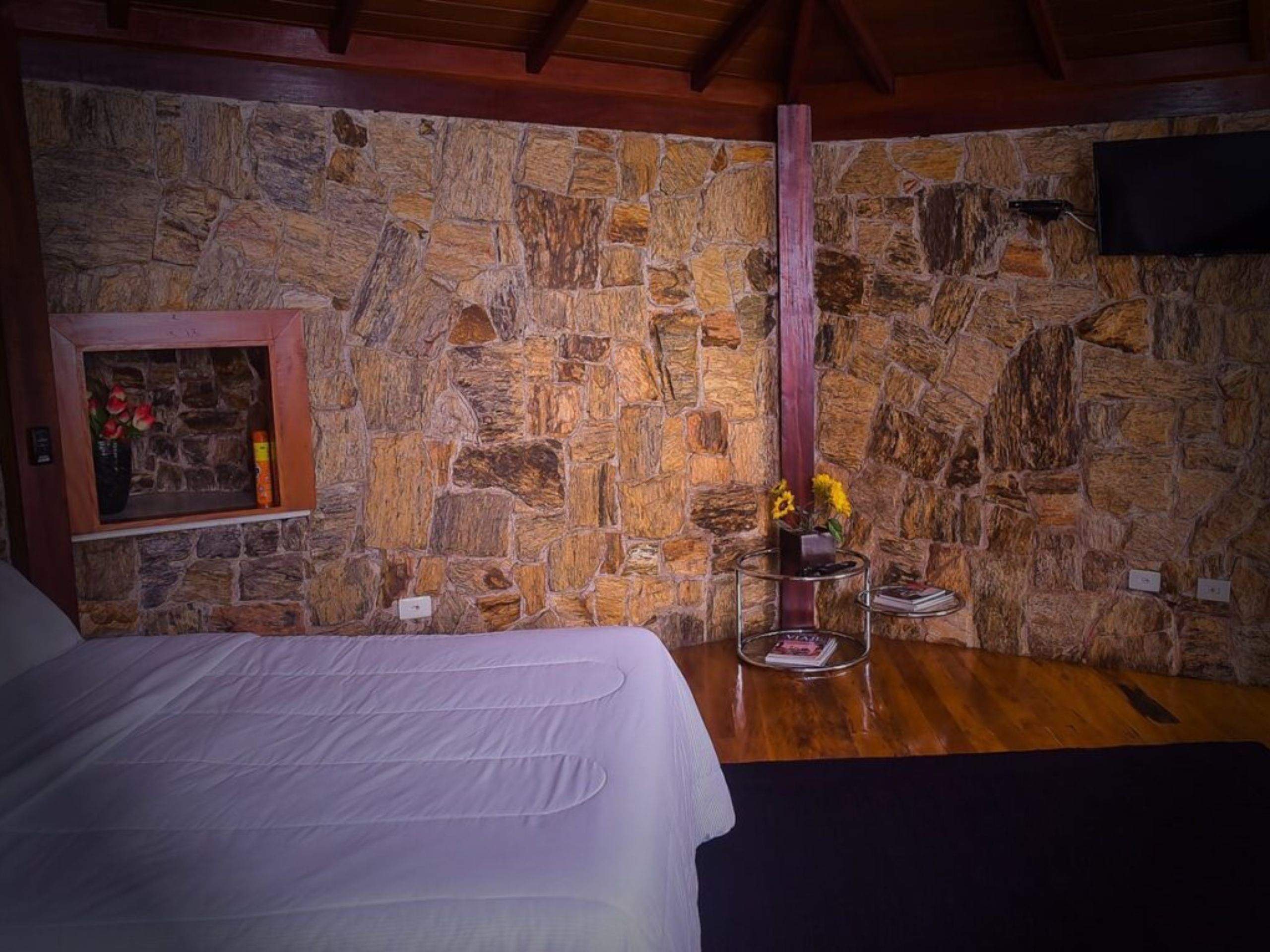 Minibar, desk, free WiFi, bed sheets