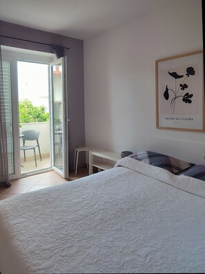 2 chambres, fer et planche à repasser, Wi-Fi gratuit, draps fournis