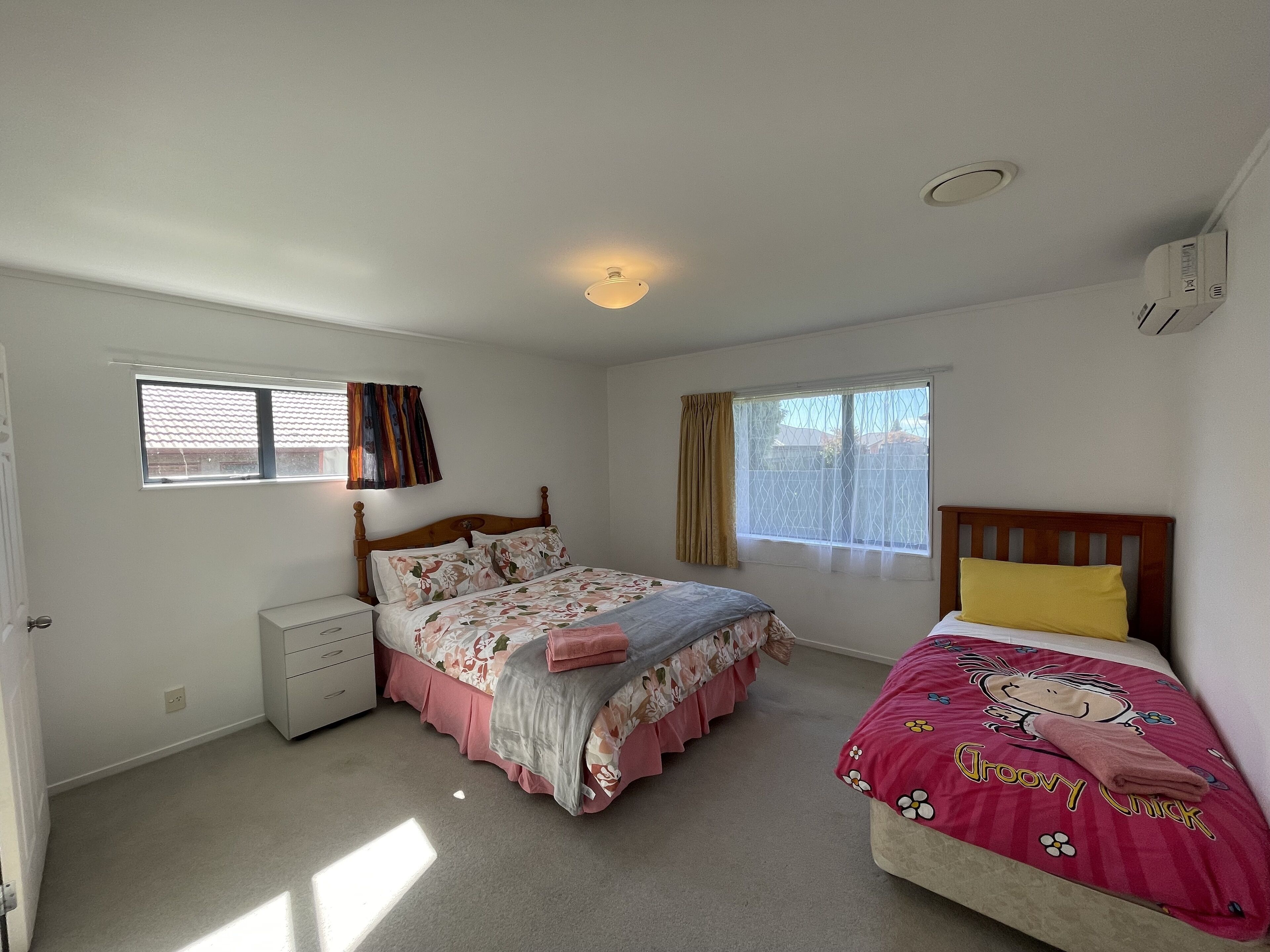 5 室のベッドルーム、アイロン / アイロン台、WiFi、ベッドシーツ