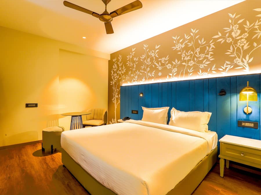 Egyptian cotton sheets, premium bedding, minibar, in-room safe