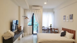 1 bedroom, desk, iron/ironing board, free WiFi - Bunny Home - Spacious Nest 5 mins walk to Bui Vien (Ho Chi Minh City)