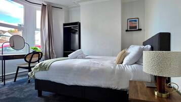 3 bedrooms, iron/ironing board, free WiFi