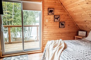 3 bedrooms, desk, iron/ironing board, travel cot