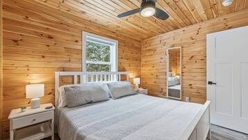 2 chambres, fer et planche à repasser, Wi-Fi gratuit, draps fournis