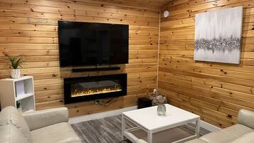 Smart TV, fireplace, stereo