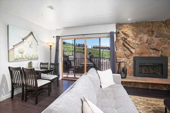 Fernseher, Stereoanlage