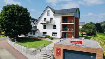 Bagian depan properti