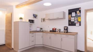 Fridge, microwave