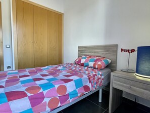 1 bedroom, iron/ironing board, free WiFi, bed sheets - DARSENA WITH TERRACE (Estartit)