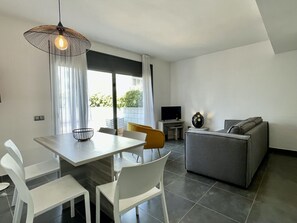TV - DARSENA WITH TERRACE (Estartit)