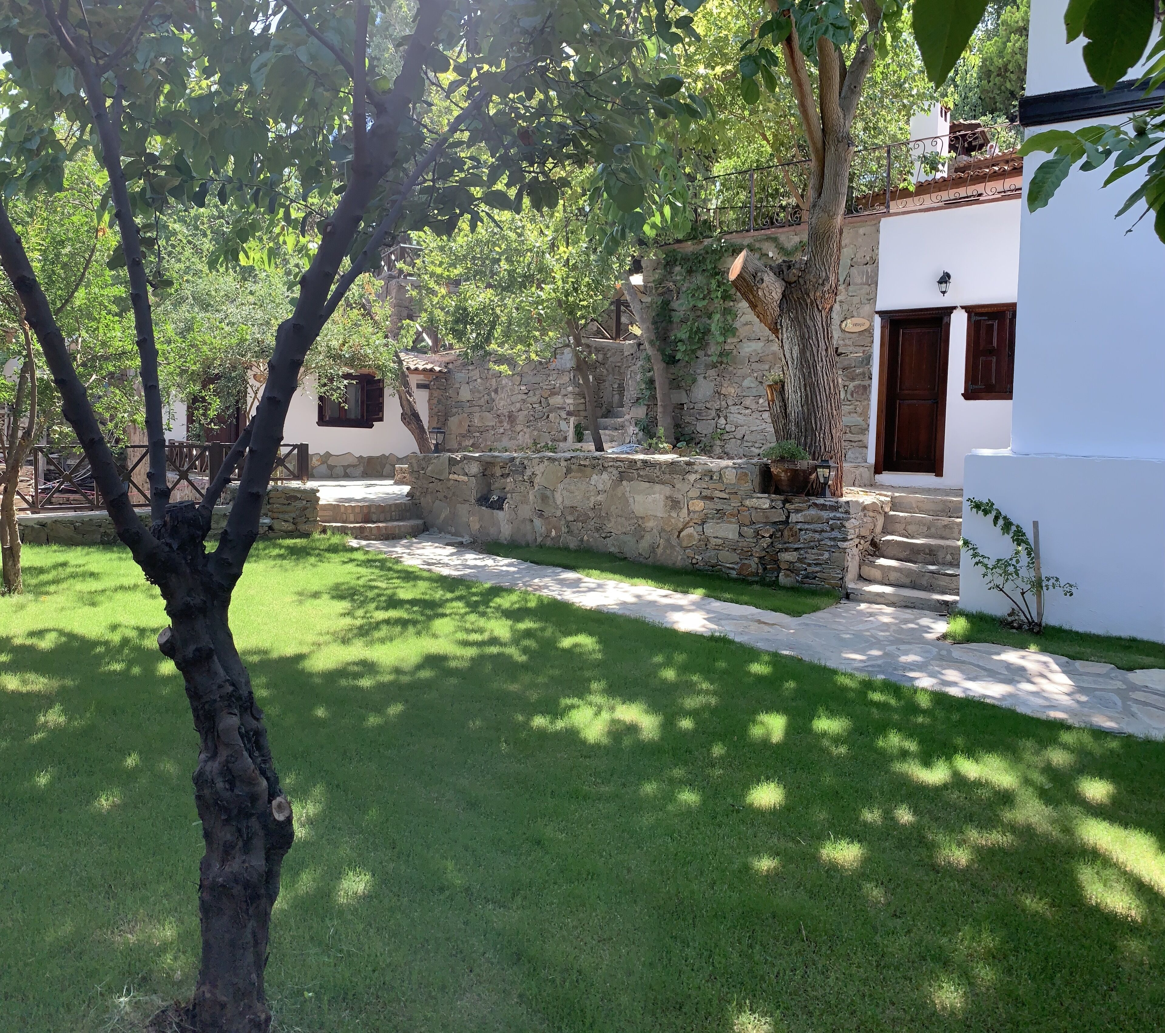 ด้านหน้าที่พัก