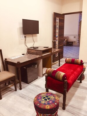 Deluxe Double or Twin Room | Free WiFi - Albana Haveli (Jaipur)