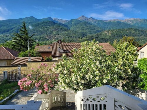 Grand appartement climatisé avec grande cour privative