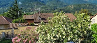 Grand appartement climatisé avec grande cour privative