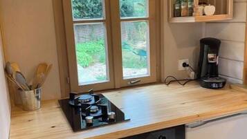 Fridge, oven, stovetop, toaster