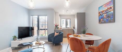 Apartment | Living area | 32-inch flat-screen TV with digital channels, TV, Netflix