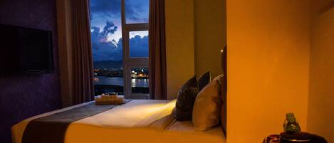 1 chambre, bureau, draps fournis