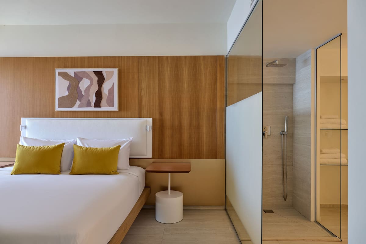 One Bedroom Suite Sea View | 1 Schlafzimmer, kostenlose Minibar, Zimmersafe, Schreibtisch