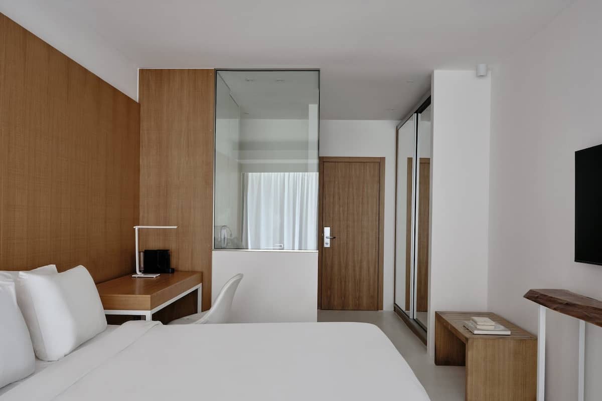 Double/Twin Room Side Sea View | 1 Schlafzimmer, kostenlose Minibar, Zimmersafe, Schreibtisch