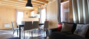 Semi-detached chalet on 3 levels, up to 8 people, pets allowed