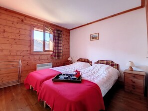 2 bedrooms