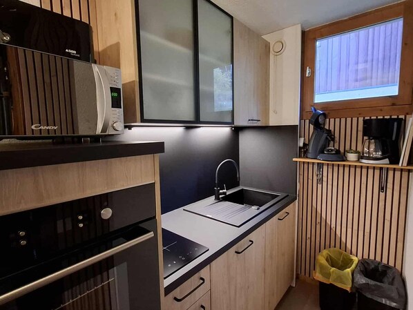 Refrigerador, microondas, horno, lavavajillas