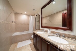 Deluxe Apartment | Bathroom - KOHH – 1BR in Zanzebeel (Dubai)