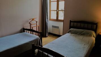 3 bedrooms, free WiFi, bed sheets