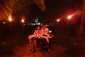 Outdoor dining - Honey Moon Beach Resort (Port Blair)