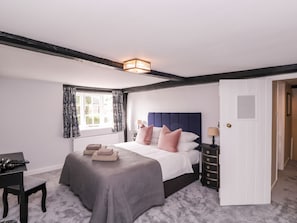 2 habitaciones, decoración personalizada y muebles diferentes 