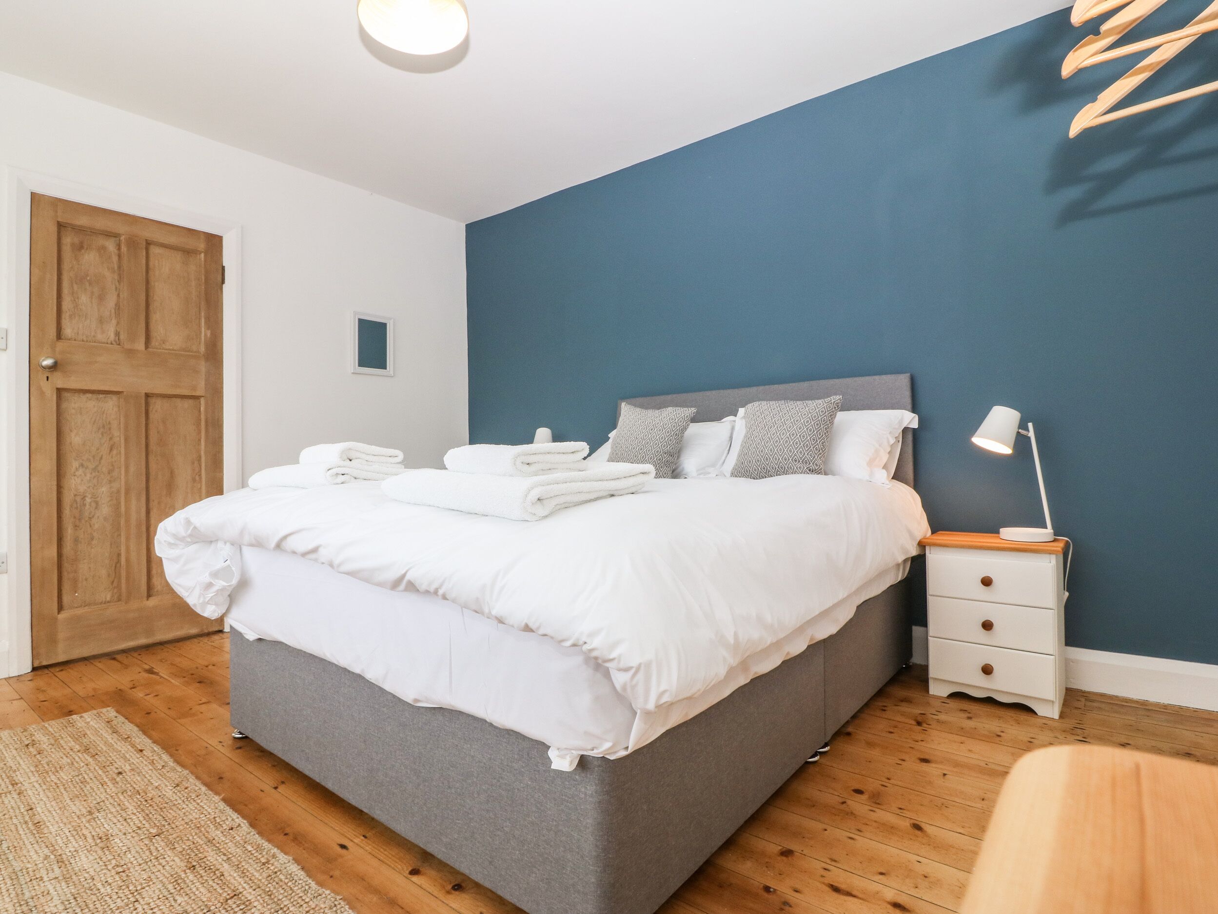 3 bedrooms, individually decorated, individually furnished, free WiFi