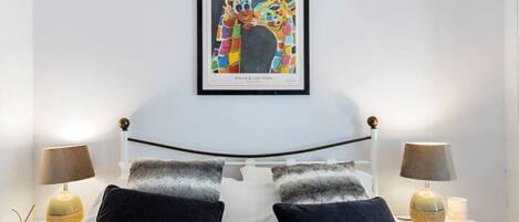 3 bedrooms, iron/ironing board, free WiFi, bed sheets