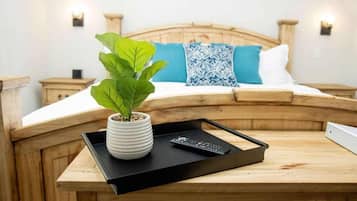 5 bedrooms, iron/ironing board, WiFi, bed sheets