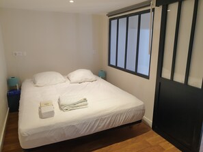 2 bedrooms, desk, iron/ironing board, travel cot - Arcachon 1st line, magnificent 90m2 industrial loft-style duplex. (Arcachon)