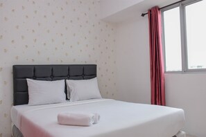 Individually decorated, individually furnished, bed sheets - Nice And Homey 1Br At Maple Park Sunter Apartment (Jakarta)